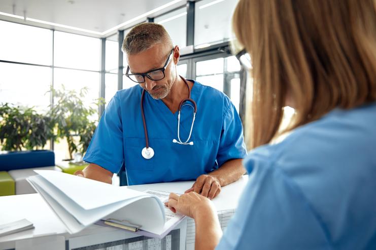 nurses-reading-chart